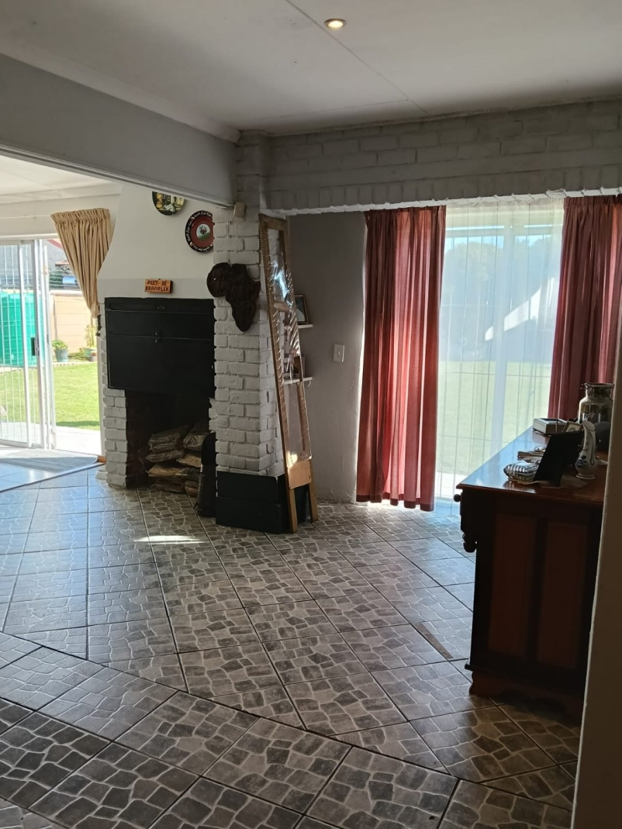 3 Bedroom Property for Sale in Wavecrest Eastern Cape